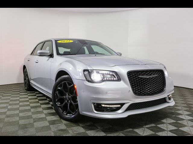 2022 Chrysler 300 300 Touring L