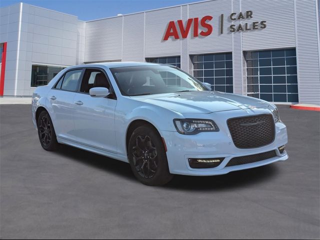 2022 Chrysler 300 Touring L