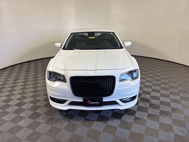 2022 Chrysler 300 300 Touring L