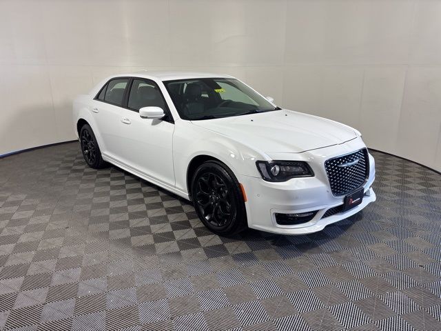 2022 Chrysler 300 300 Touring L