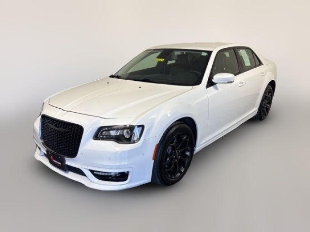 2022 Chrysler 300 300 Touring L