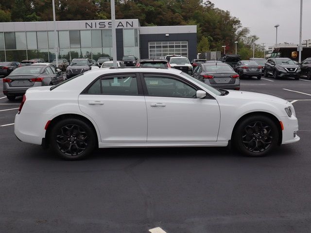 2022 Chrysler 300 Touring L