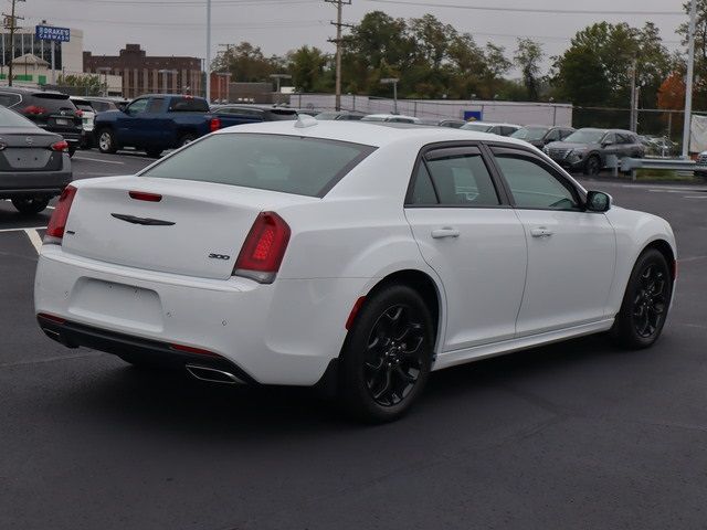 2022 Chrysler 300 Touring L