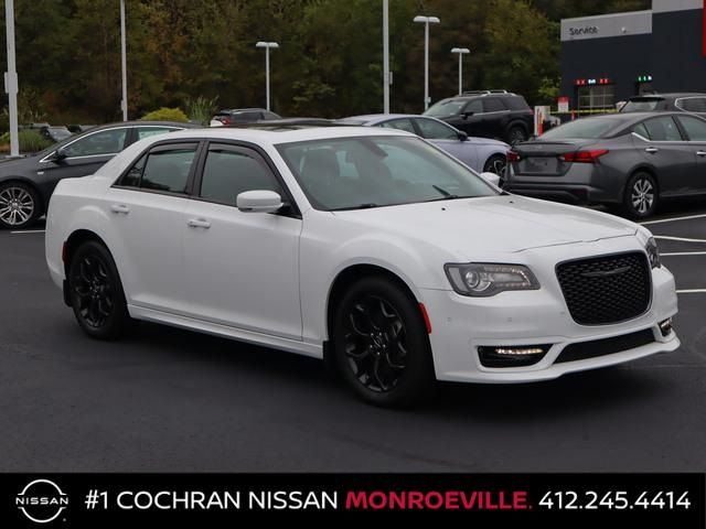 2022 Chrysler 300 Touring L