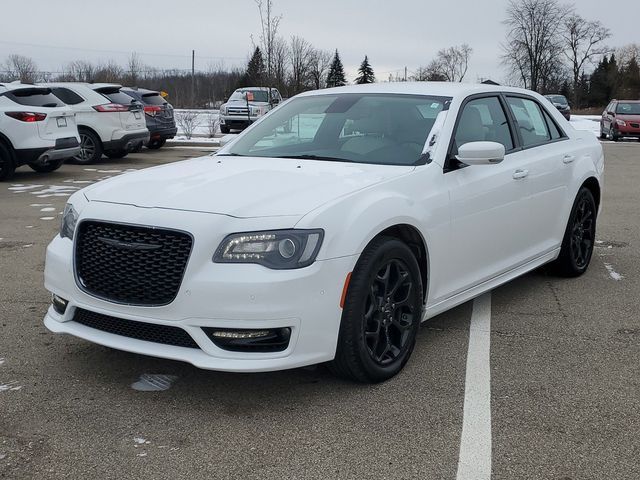 2022 Chrysler 300 300 Touring L