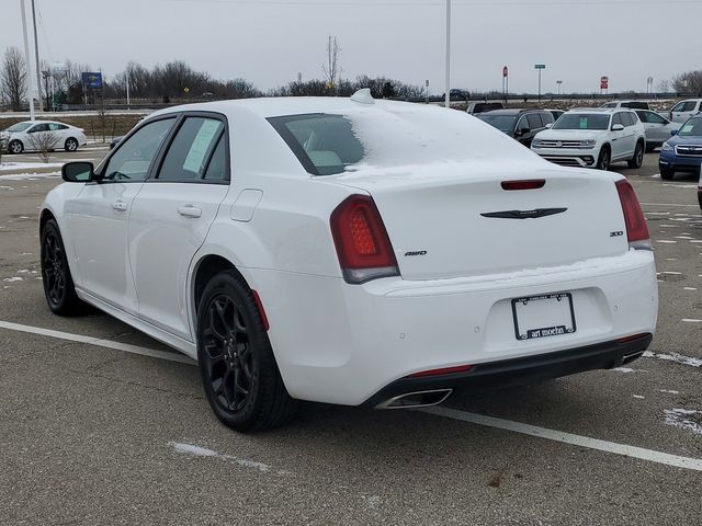 2022 Chrysler 300 300 Touring L