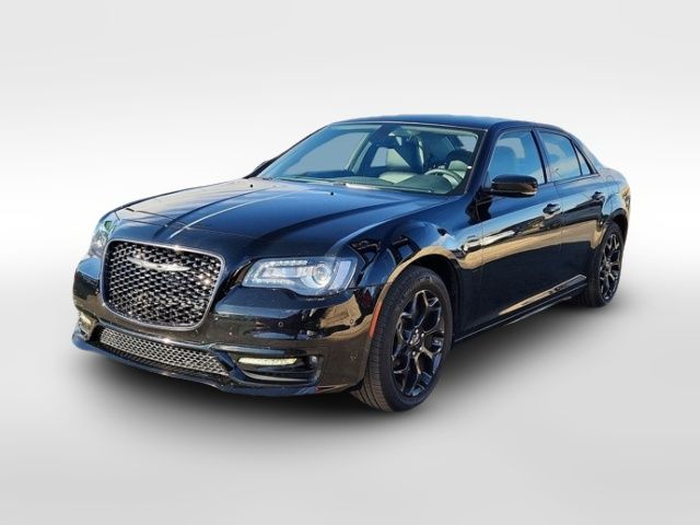 2022 Chrysler 300 Touring L