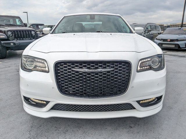 2022 Chrysler 300 Touring L