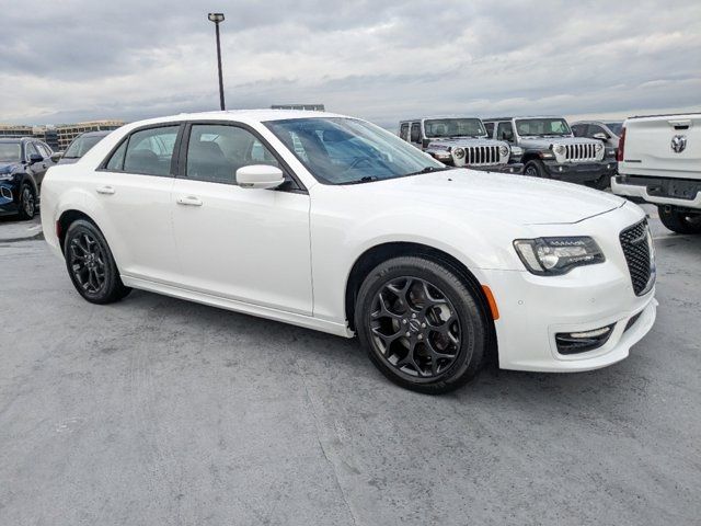 2022 Chrysler 300 Touring L