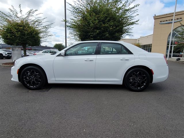 2022 Chrysler 300 300 Touring L