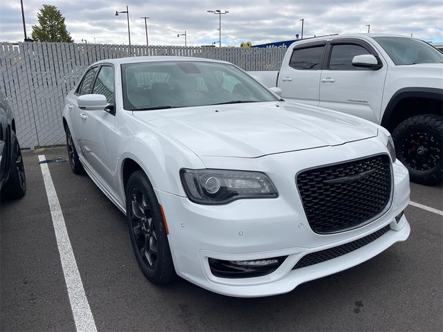 2022 Chrysler 300 300 Touring L