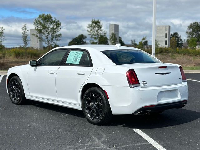 2022 Chrysler 300 300 Touring L