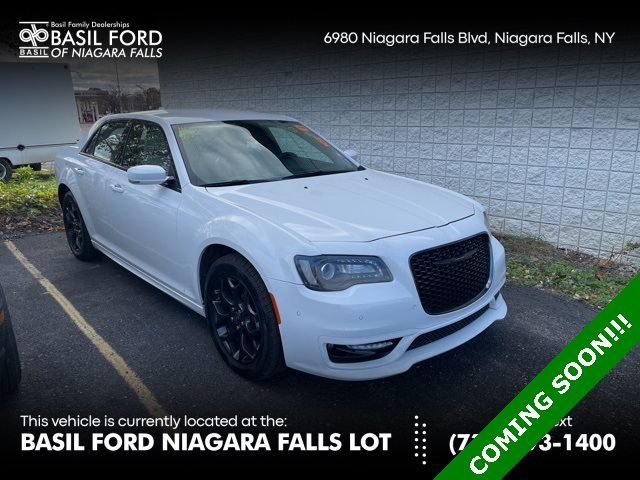 2022 Chrysler 300 300 Touring L