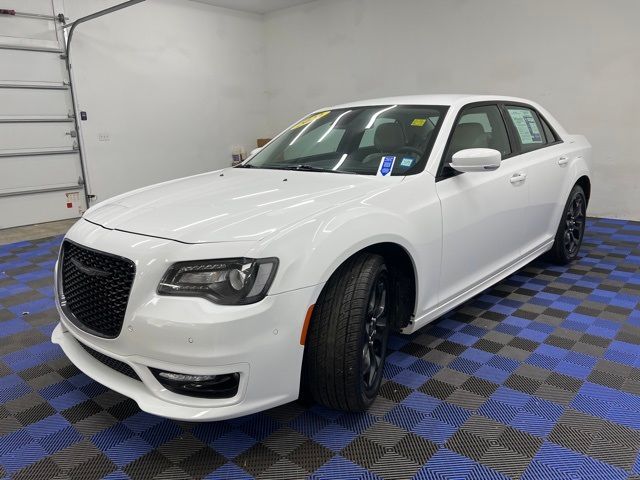 2022 Chrysler 300 300 Touring L