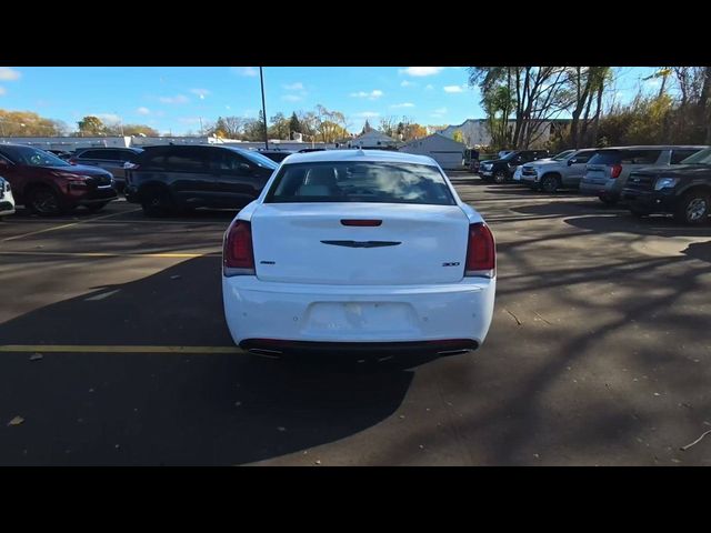 2022 Chrysler 300 300 Touring L