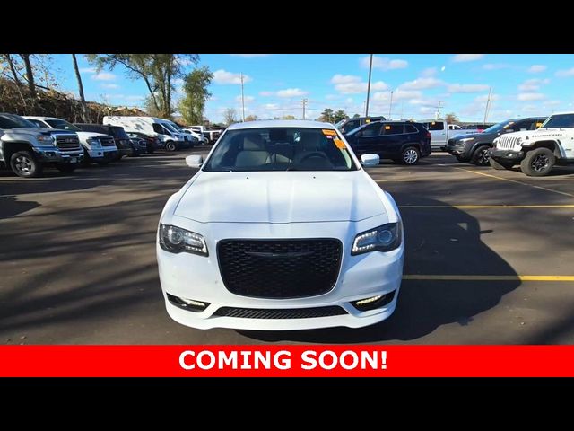 2022 Chrysler 300 300 Touring L