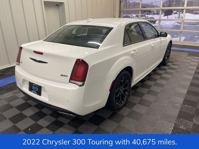 2022 Chrysler 300 300 Touring L