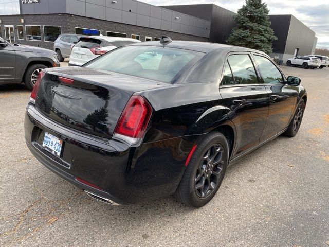 2022 Chrysler 300 Touring L