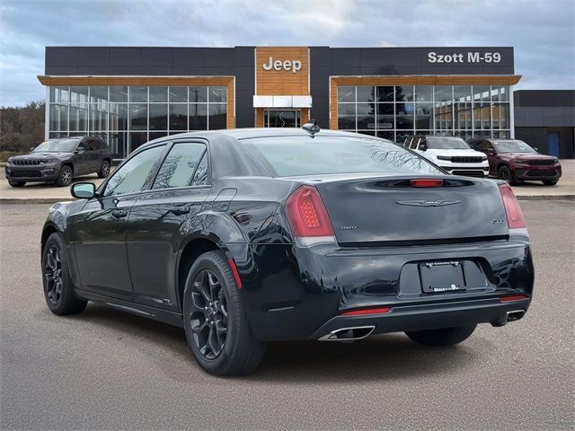 2022 Chrysler 300 Touring L