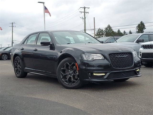 2022 Chrysler 300 Touring L