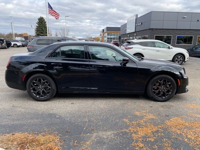 2022 Chrysler 300 Touring L