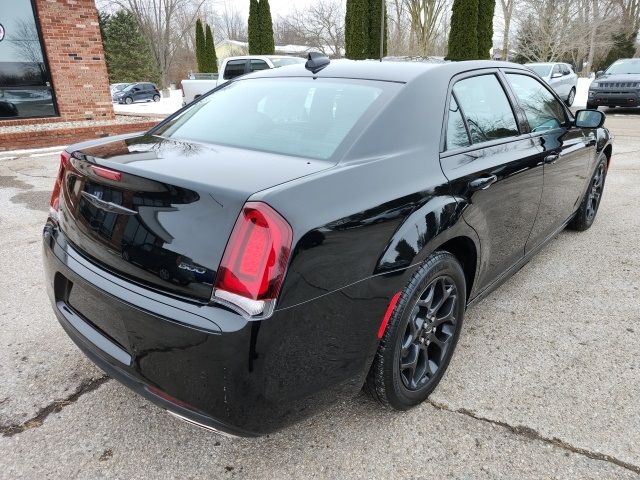 2022 Chrysler 300 300 Touring L