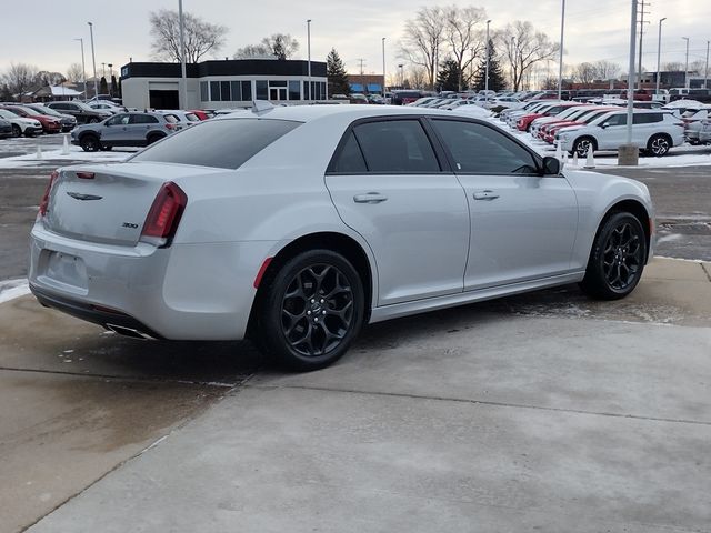 2022 Chrysler 300 300 Touring L