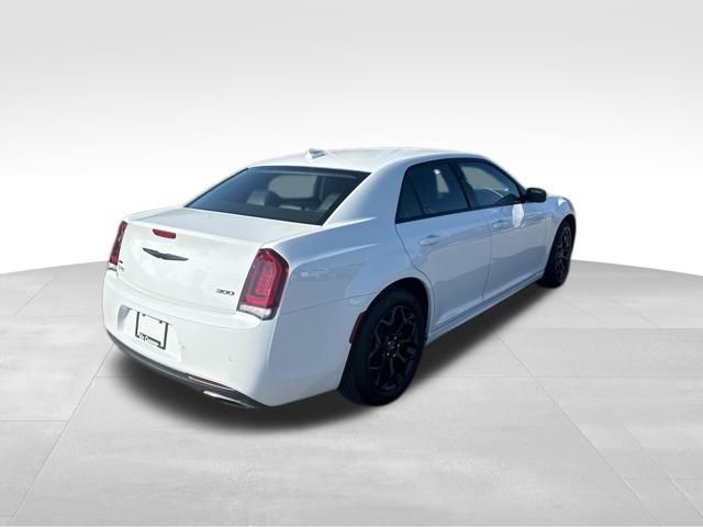 2022 Chrysler 300 Touring L