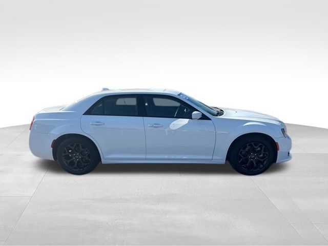 2022 Chrysler 300 Touring L