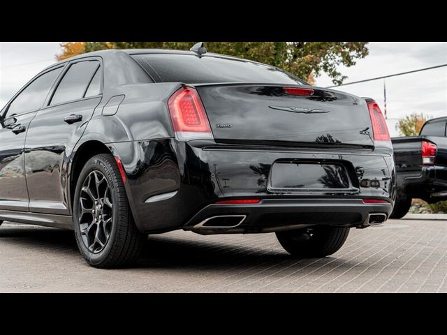 2022 Chrysler 300 Touring L