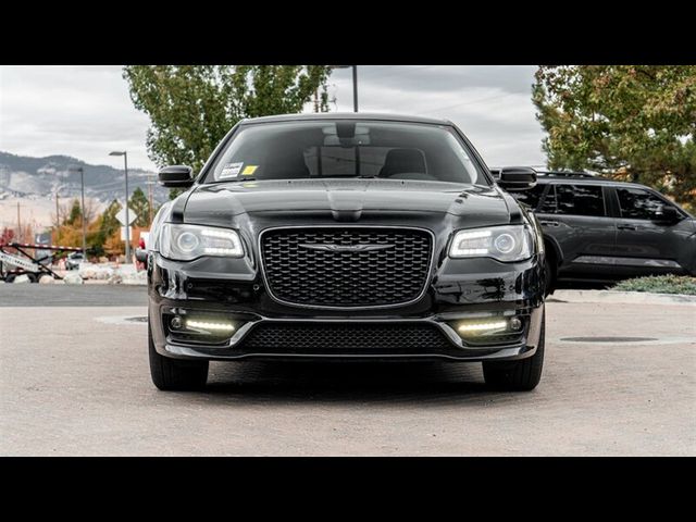 2022 Chrysler 300 Touring L