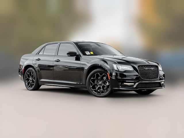 2022 Chrysler 300 Touring L