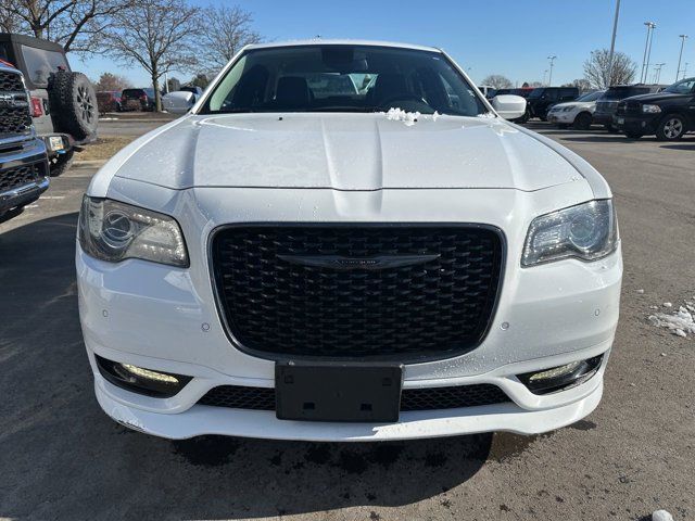 2022 Chrysler 300 300 Touring L