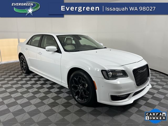 2022 Chrysler 300 300 Touring L