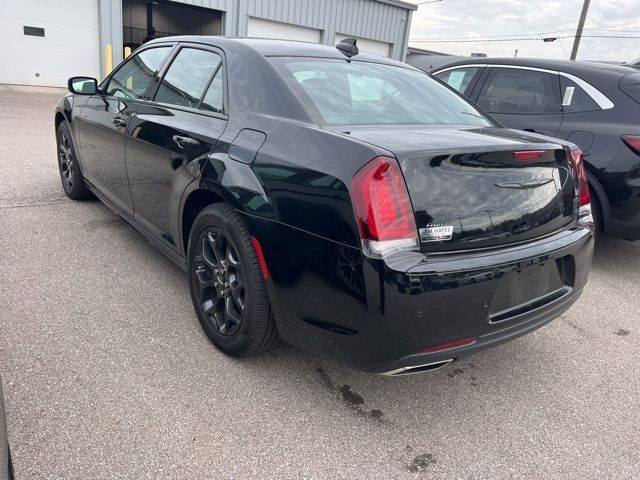 2022 Chrysler 300 Touring L