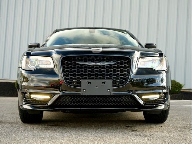 2022 Chrysler 300 Touring L