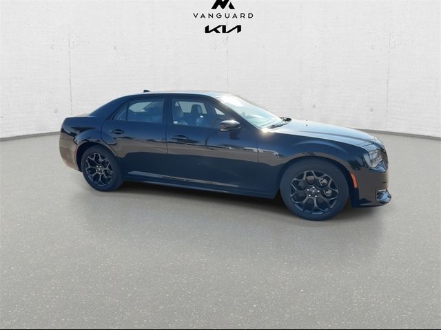 2022 Chrysler 300 Touring L