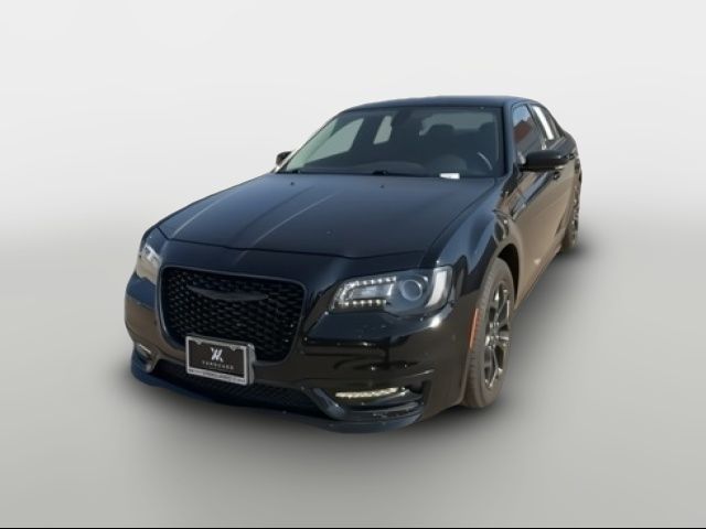 2022 Chrysler 300 Touring L