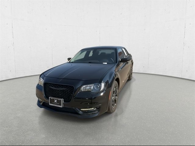 2022 Chrysler 300 Touring L