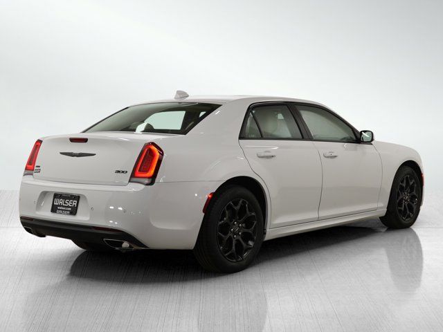 2022 Chrysler 300 Touring L