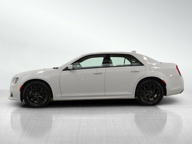 2022 Chrysler 300 Touring L