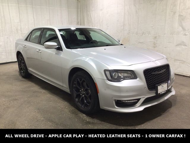 2022 Chrysler 300 300 Touring L