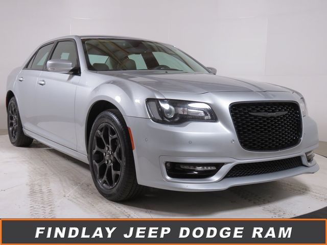 2022 Chrysler 300 300 Touring L