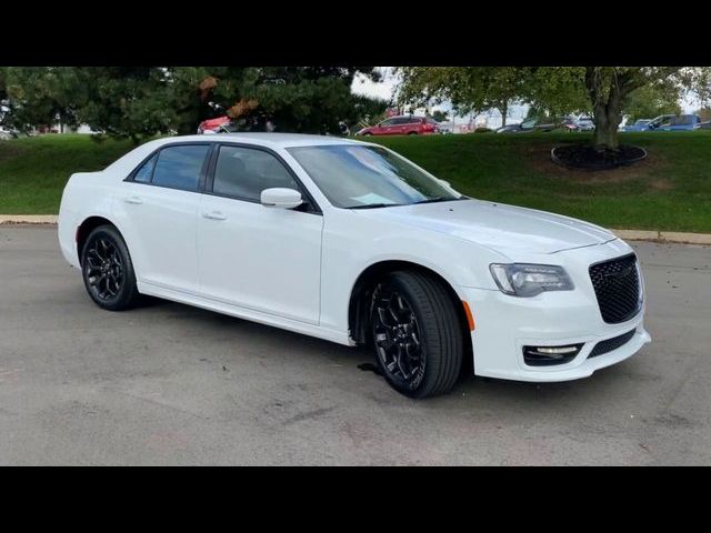 2022 Chrysler 300 300 Touring L