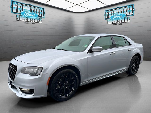 2022 Chrysler 300 300 Touring L