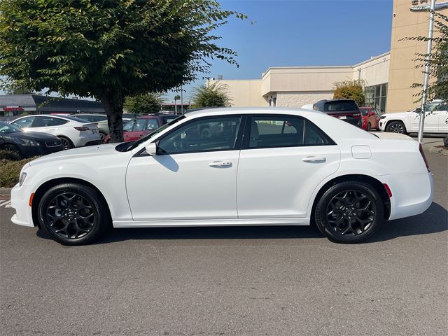 2022 Chrysler 300 300 Touring L