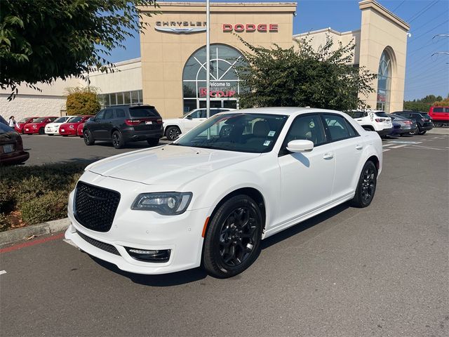 2022 Chrysler 300 300 Touring L