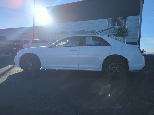 2022 Chrysler 300 Touring L