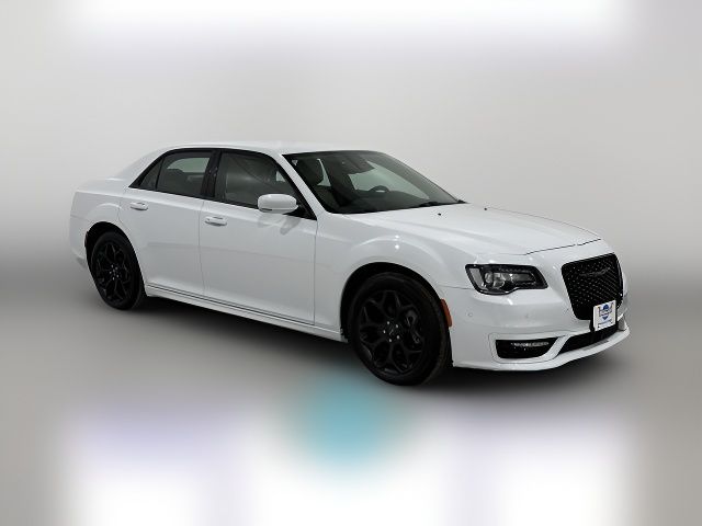 2022 Chrysler 300 Touring L