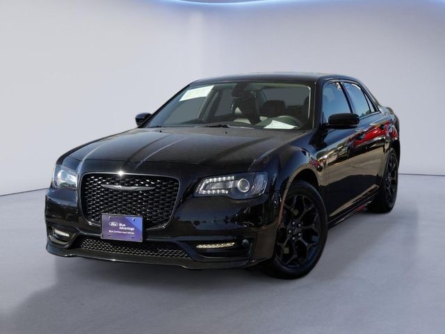 2022 Chrysler 300 Touring L